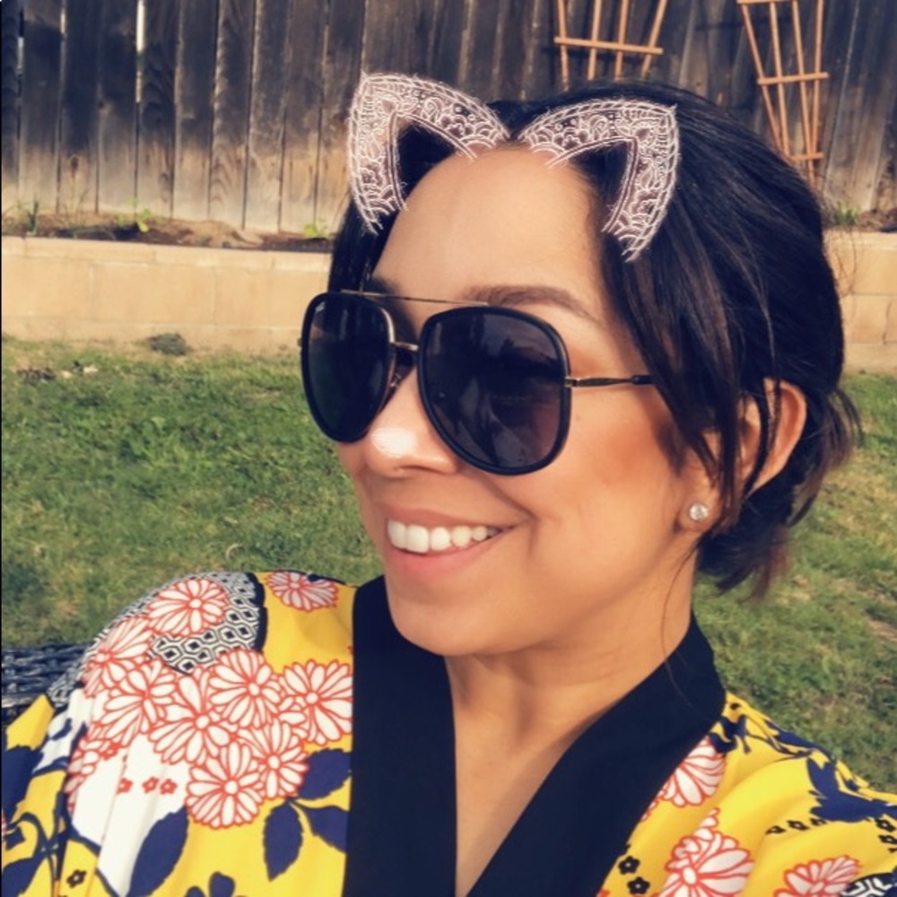 Meet your Posher, Felicia